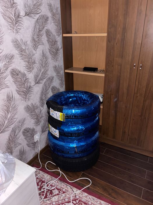 Rotalla yangi yumahoq qishki balon 195/60/15