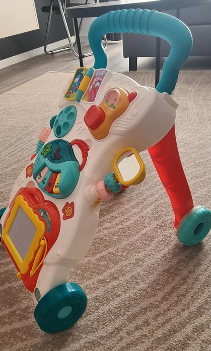 Antemergator muzical, jucarie interactiva