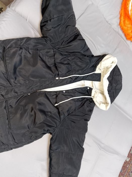 Продаю стильную женскую куртку 
Подходит на осень, зиму и весну — тё