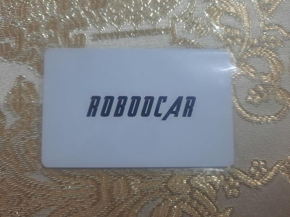 Avtomashinalar uchun karta orqali eshiklarni ochish va yopish tizimi.