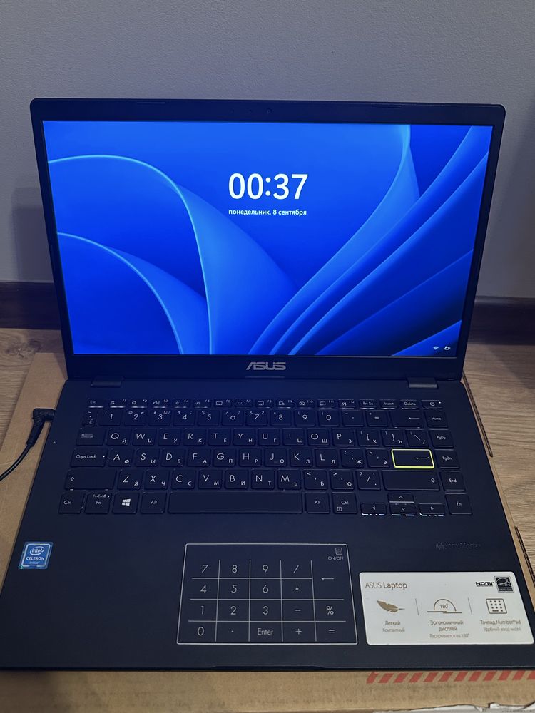 Ноутбку Asus E410Ma