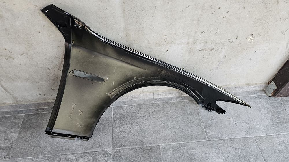 Aripa stanga fata originala bmw seria 5 f10 f11