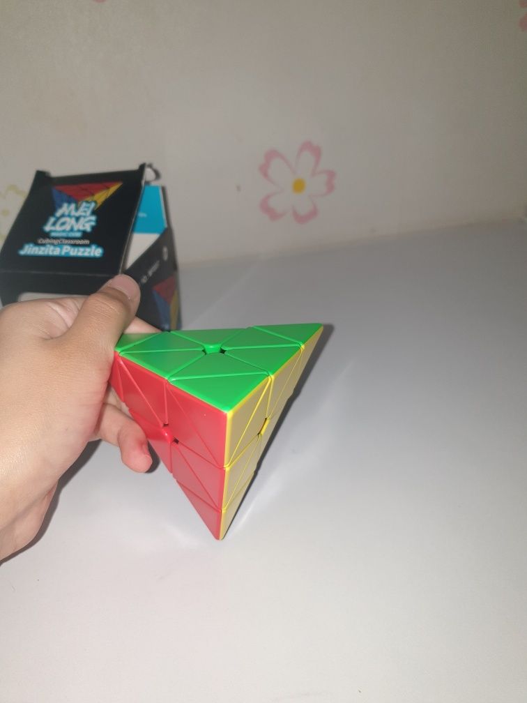 кубик рубик  треугольный