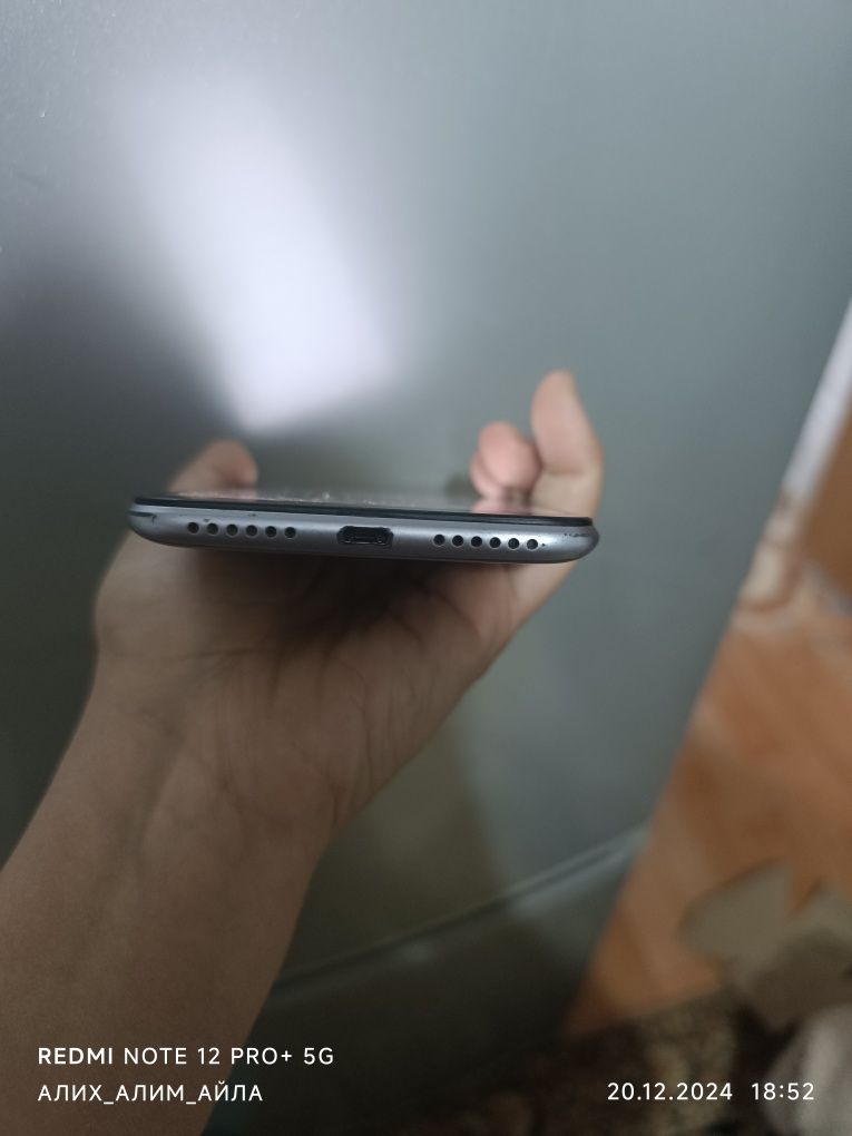 продаю Redmi S2  продаю
