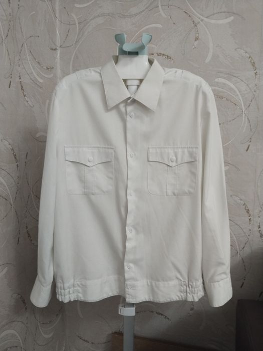 Рубашка мужская хорошая, на 50 и 52 размеры