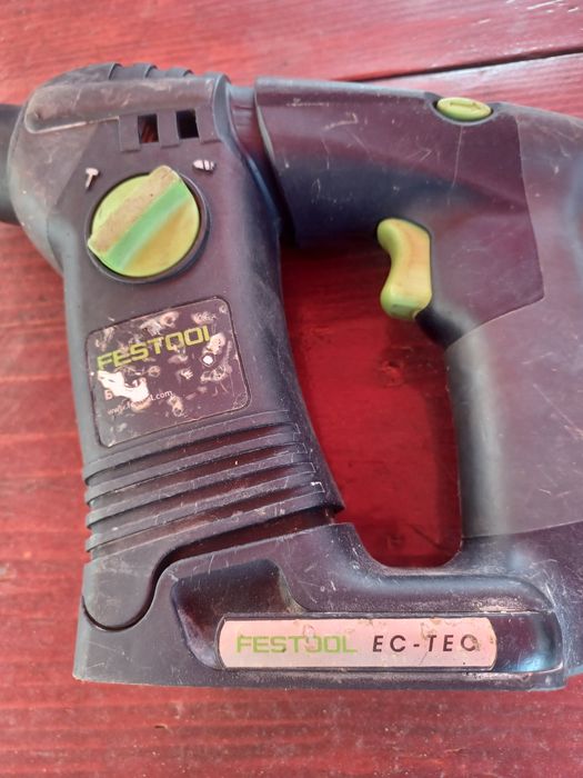 Festol cu acumulator