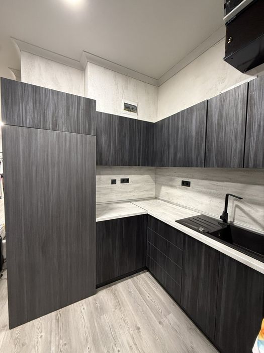 Продавам Модерна кухня в отлично състояние – готова за нов дом