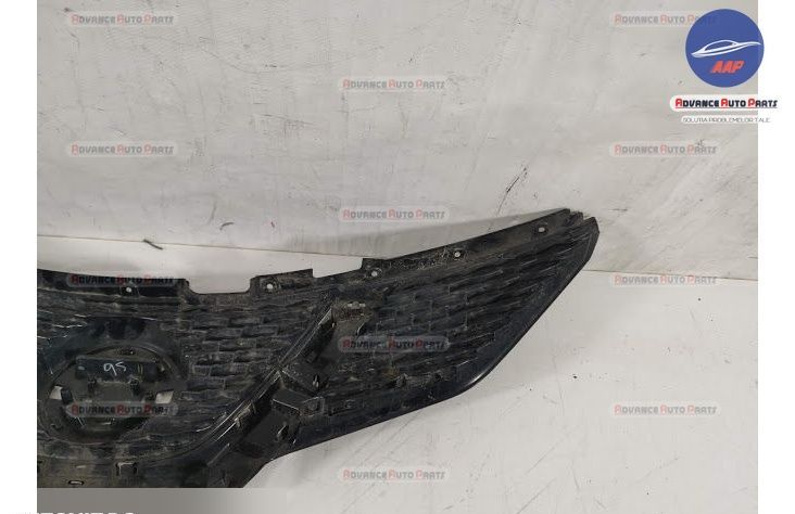 Оригинална централна решетка на радиатора Нисан Кашкай / Nissan Qashqa