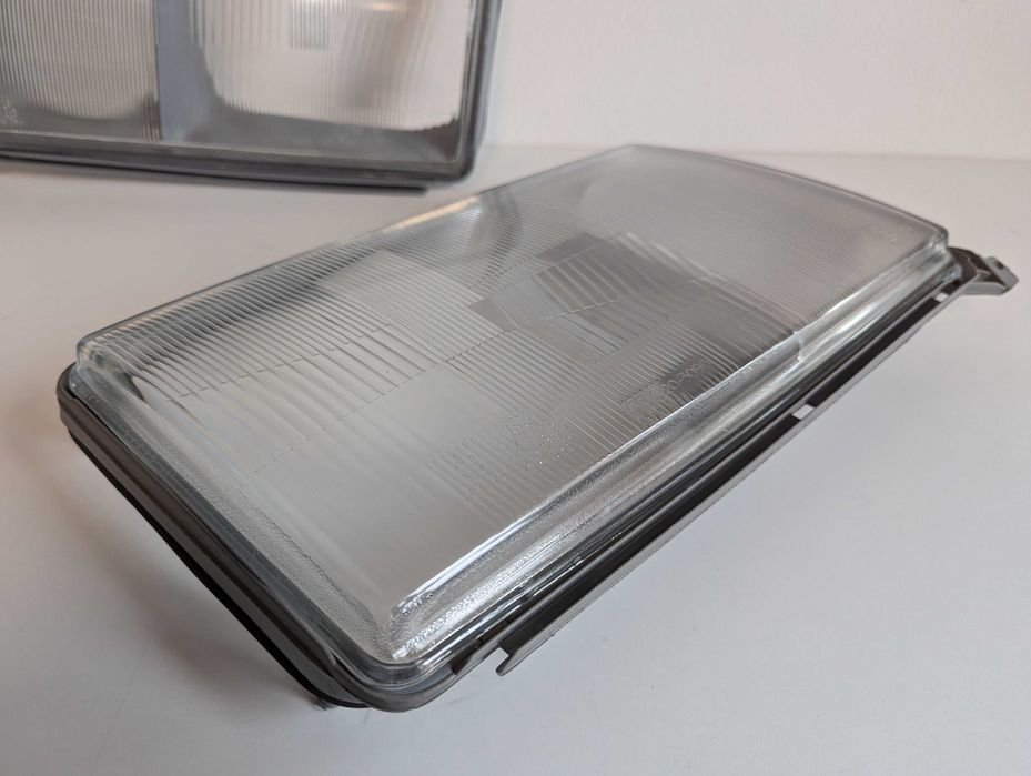 Стъкла фарове Нови Мерцедес 124 TYC Mercedes W124 фар 84-92