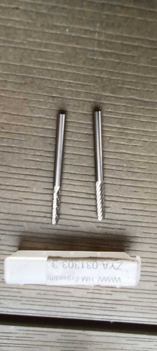 Vând 2 freze 4M noi