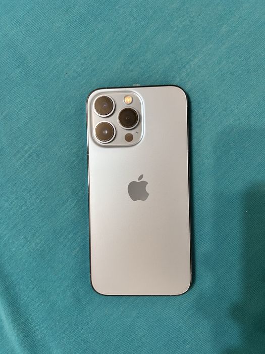 Vand Iphone 13 Pro cu Baterie 100%