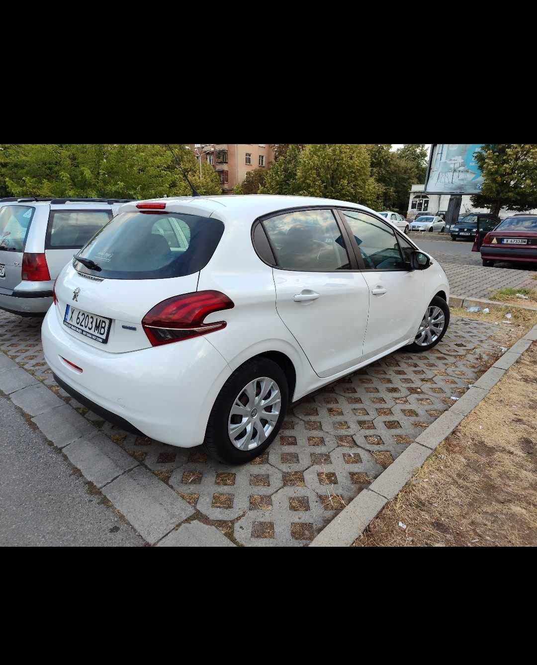 Peugeot 208, 136000 км, в отлично състояние