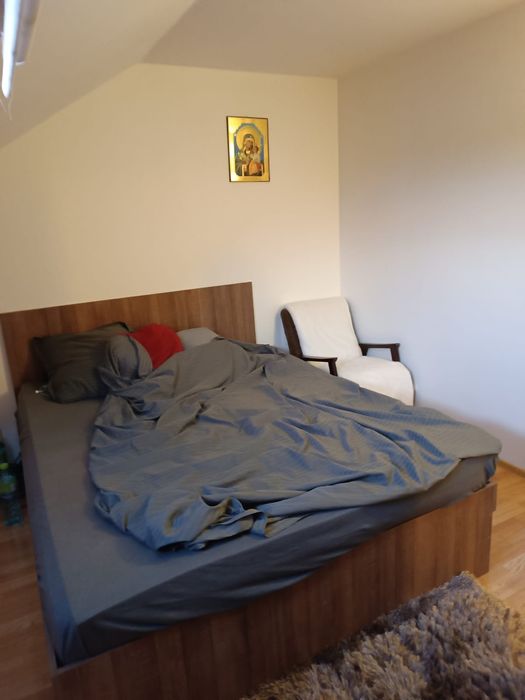 Vând apartament mansarda
