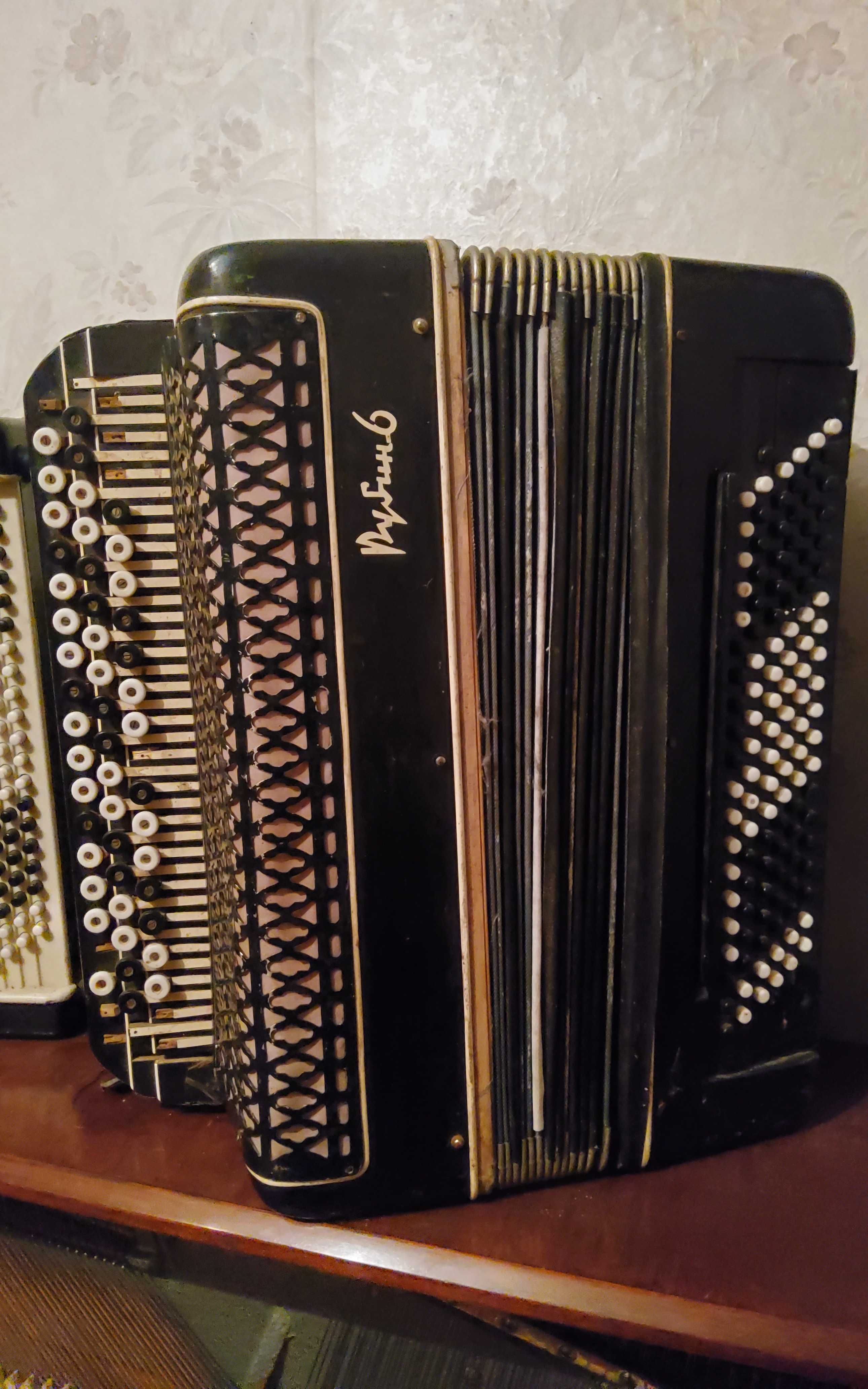 Продаю баян рубин 6