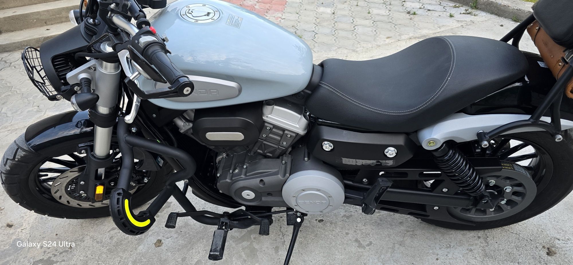 Moто крюзор BENDA 300