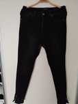 Blugi skinny negri