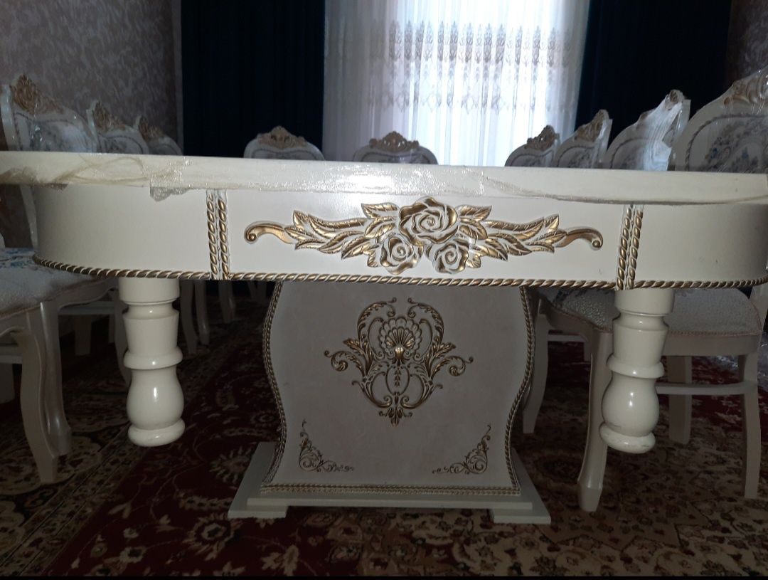 Стол стулья новые