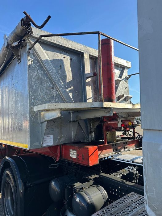 Vand semiremorca!/bena  32 MC cereale sau agregate Langendorf