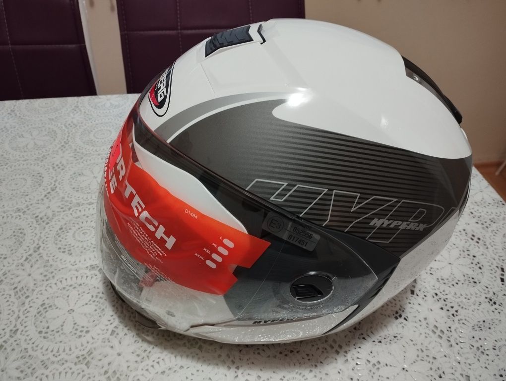 Продавам каска CABERG HYPER