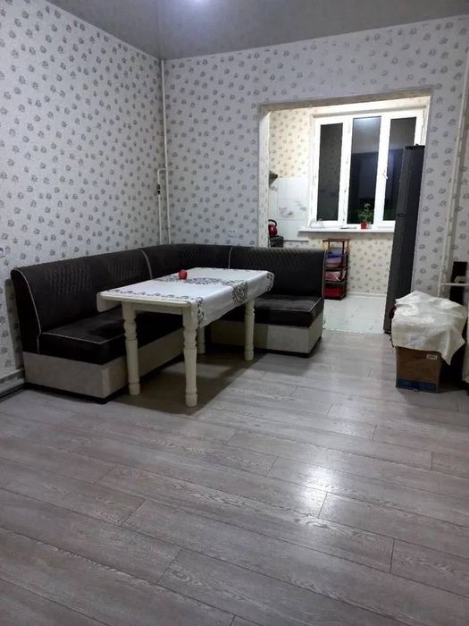 4/2/5 90 м2
клиника Medimax. 
Массив Ахмада Югнаки.