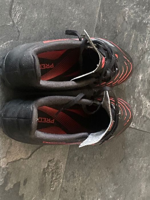 Vand ghete de fotbal adidas predator