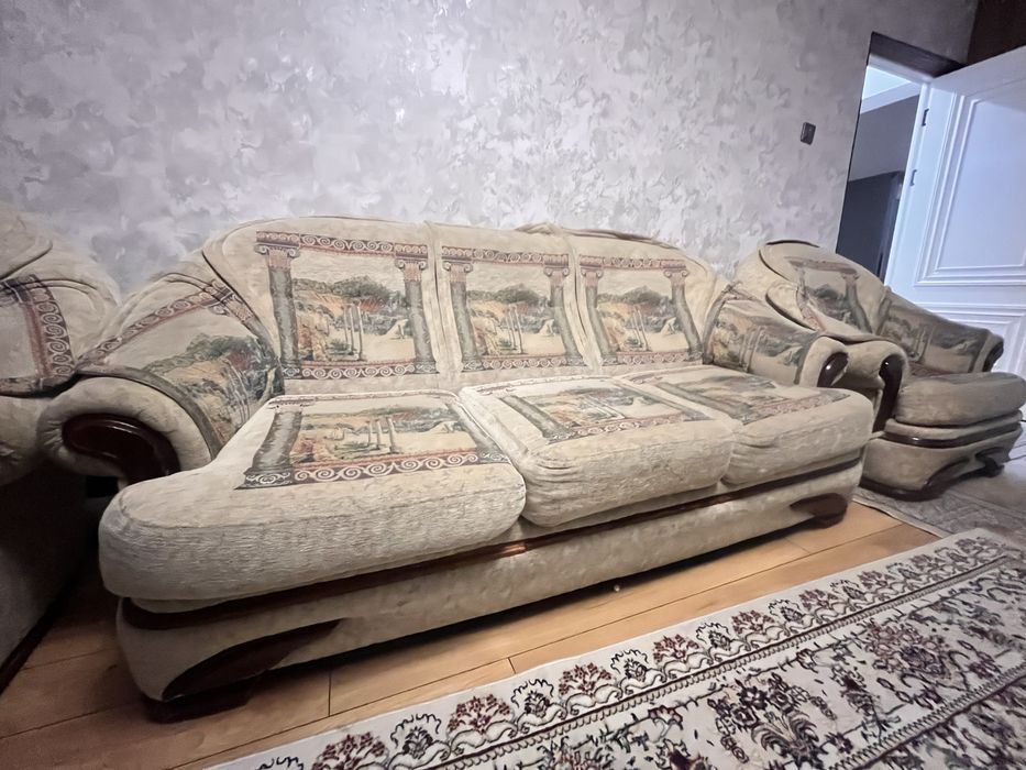 Диван и два кресла