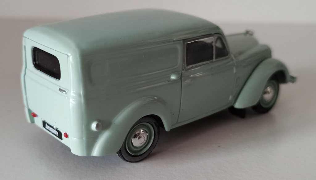 Macheta Renault Juvaquatre 1937-1950 (in blister) - Norev 1/43