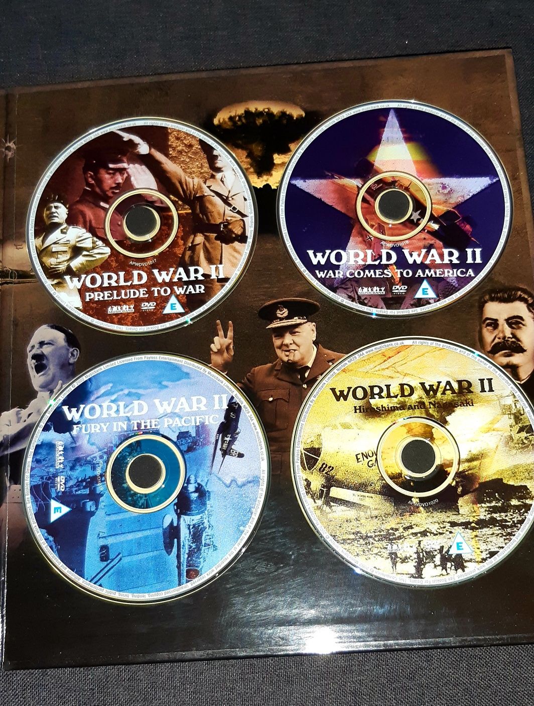 World war 2 DVD BOX SET-8 CD