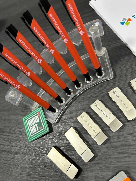 Ручки с логотипом. Нанесение на ручки. Премиум и обычные ручки.