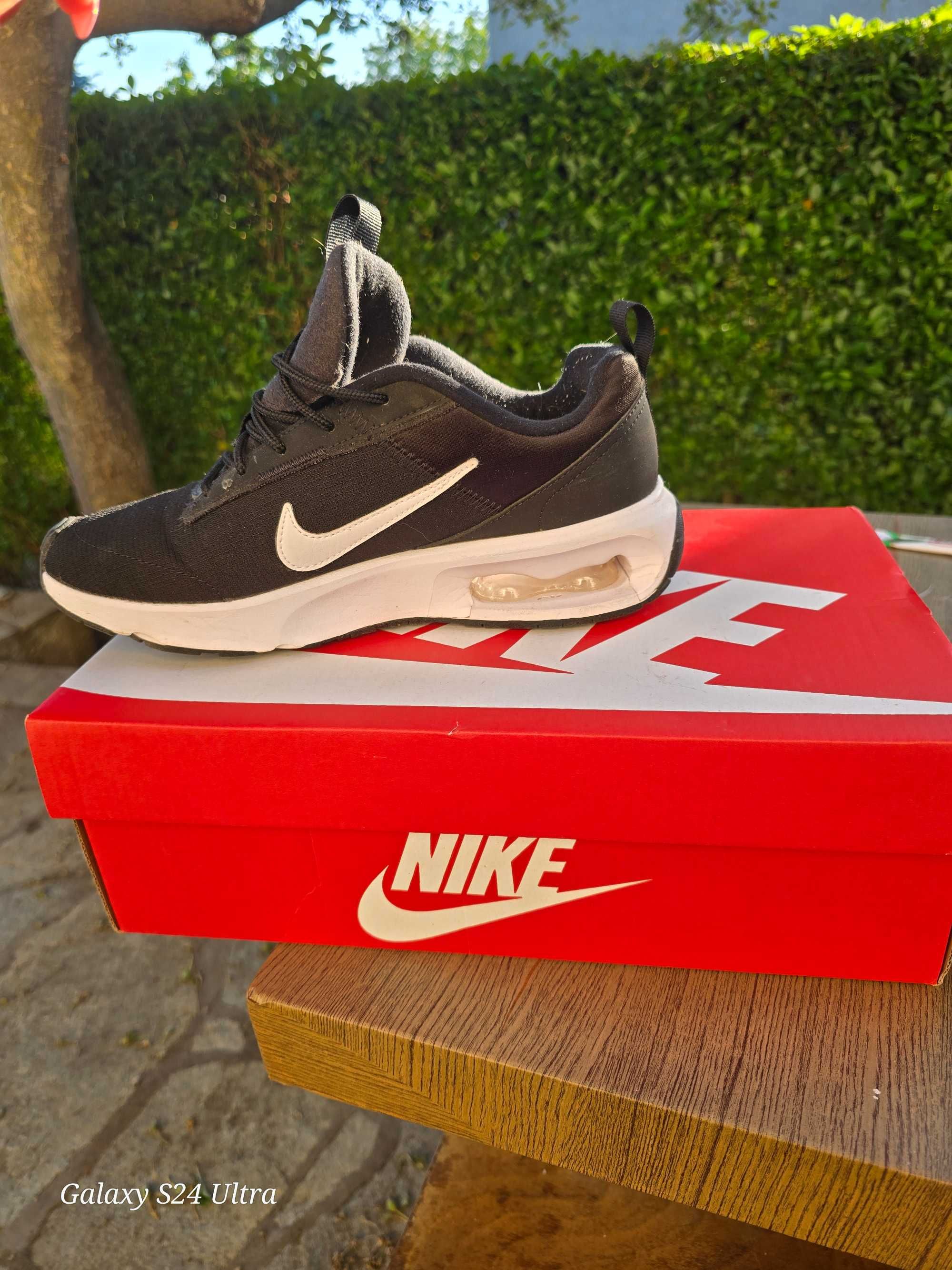 Nike Air Max INTRLK
