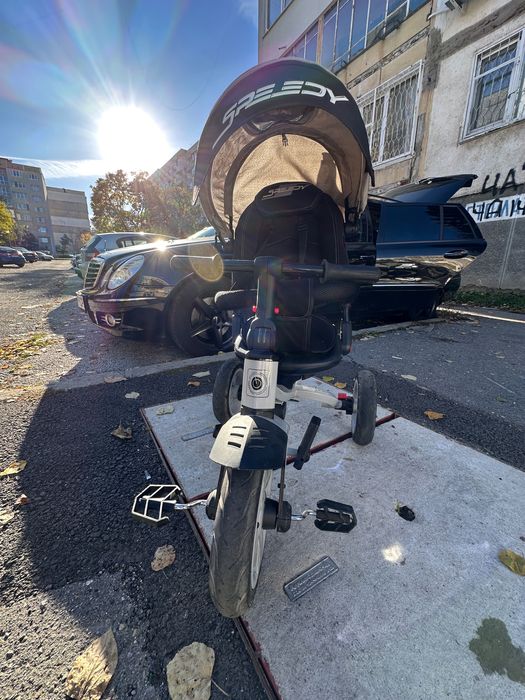 . Здравейте продавам две триколки