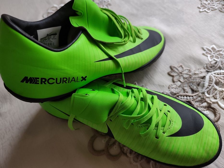 Футболни обувки MERCURIAL