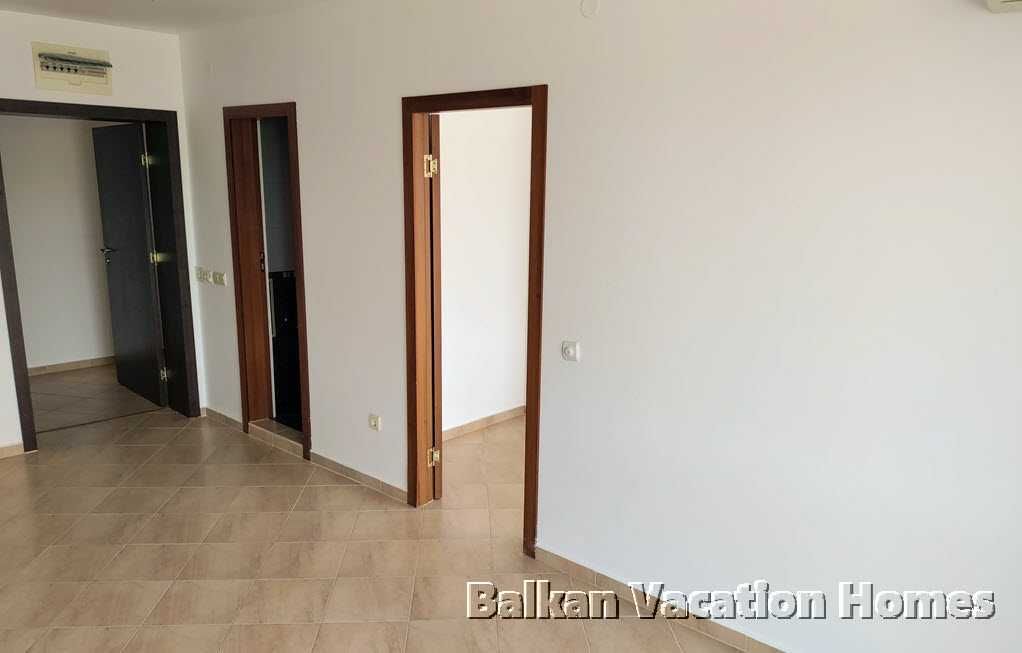 Продава се Тристаен апартамент в Бяла - 102 кв.м за 589 €/кв.м - Снимка #4