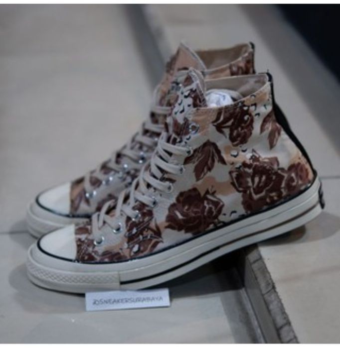 Bascheti Converse masura 43 model deosebit