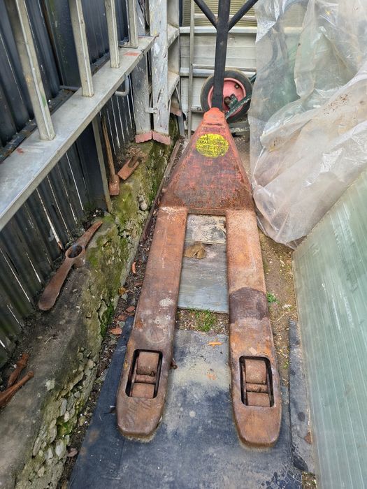 Vand transpalet 2500 kg!