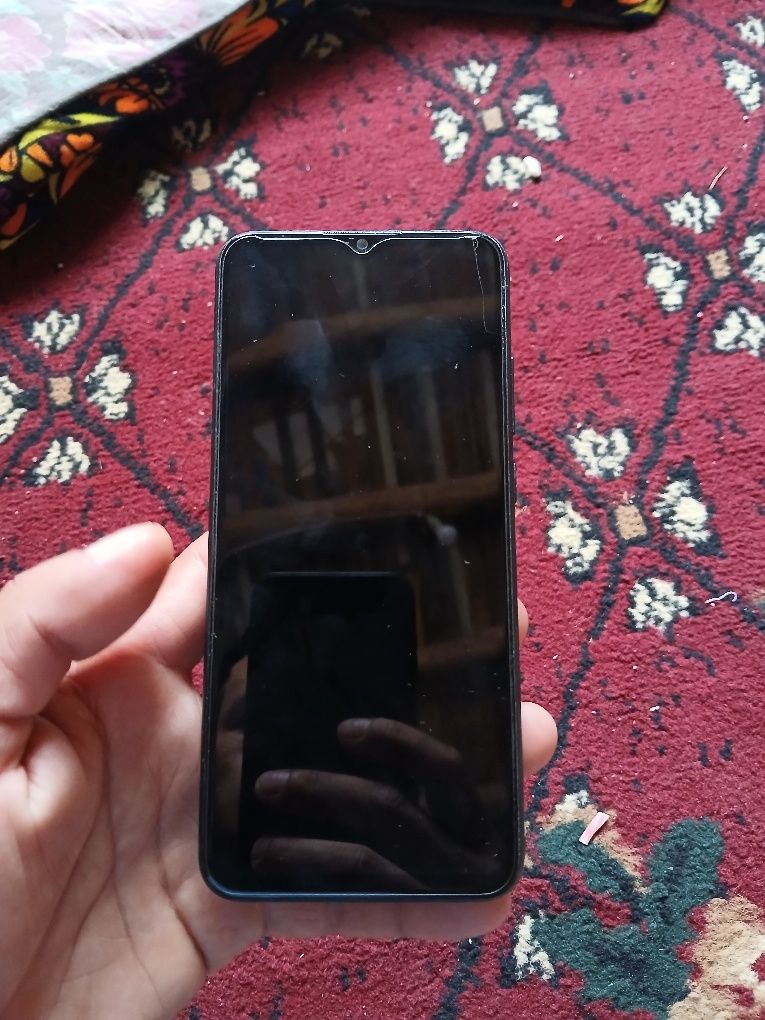 SAmsung telefon yaxshi sastayanasi radnoy
