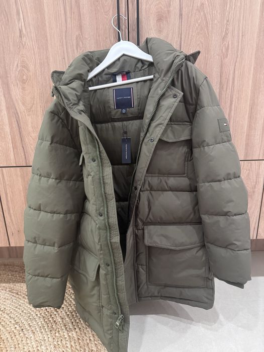 Продаю оригинал от Tommy Hilfiger зимнюю куртку