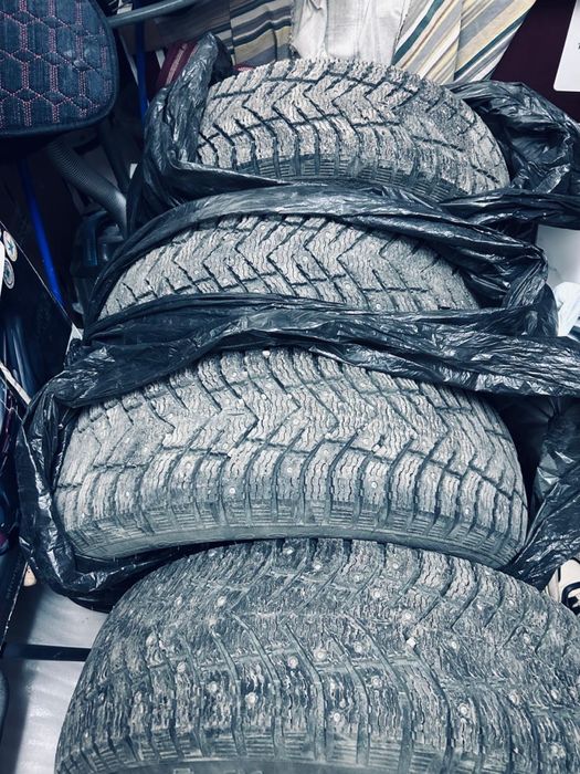 Шины 235/60 R18 в отличном состоянии