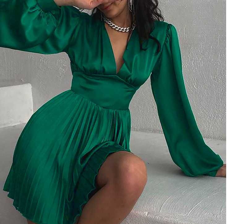 нова зелена рокля от сатен