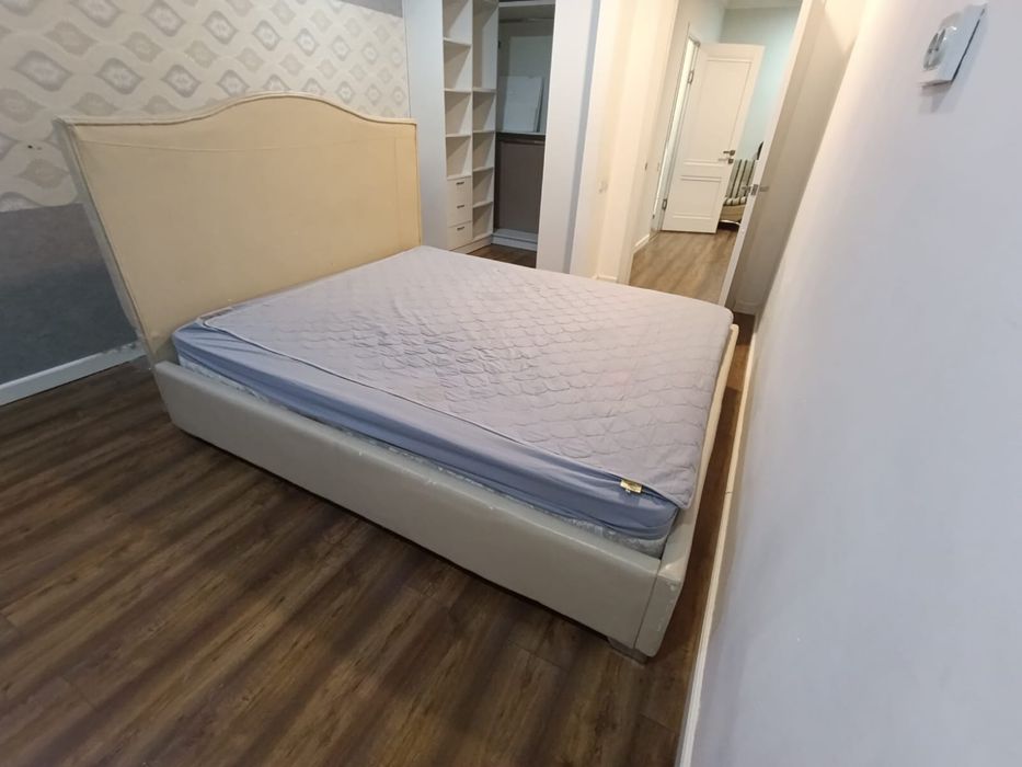 Кровать двуспальная