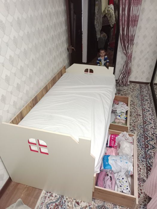 Подростковый кровать домик