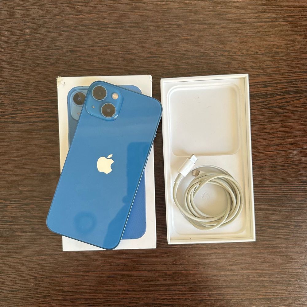 Продается iPhone 13 в идеальном состоянии