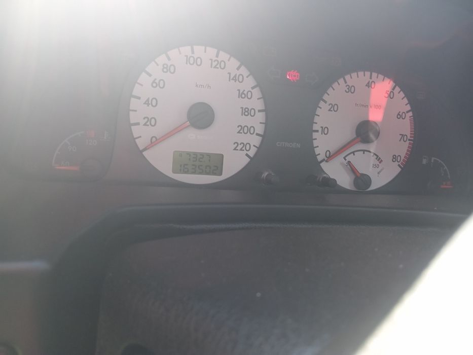 mașină marca CITROEN