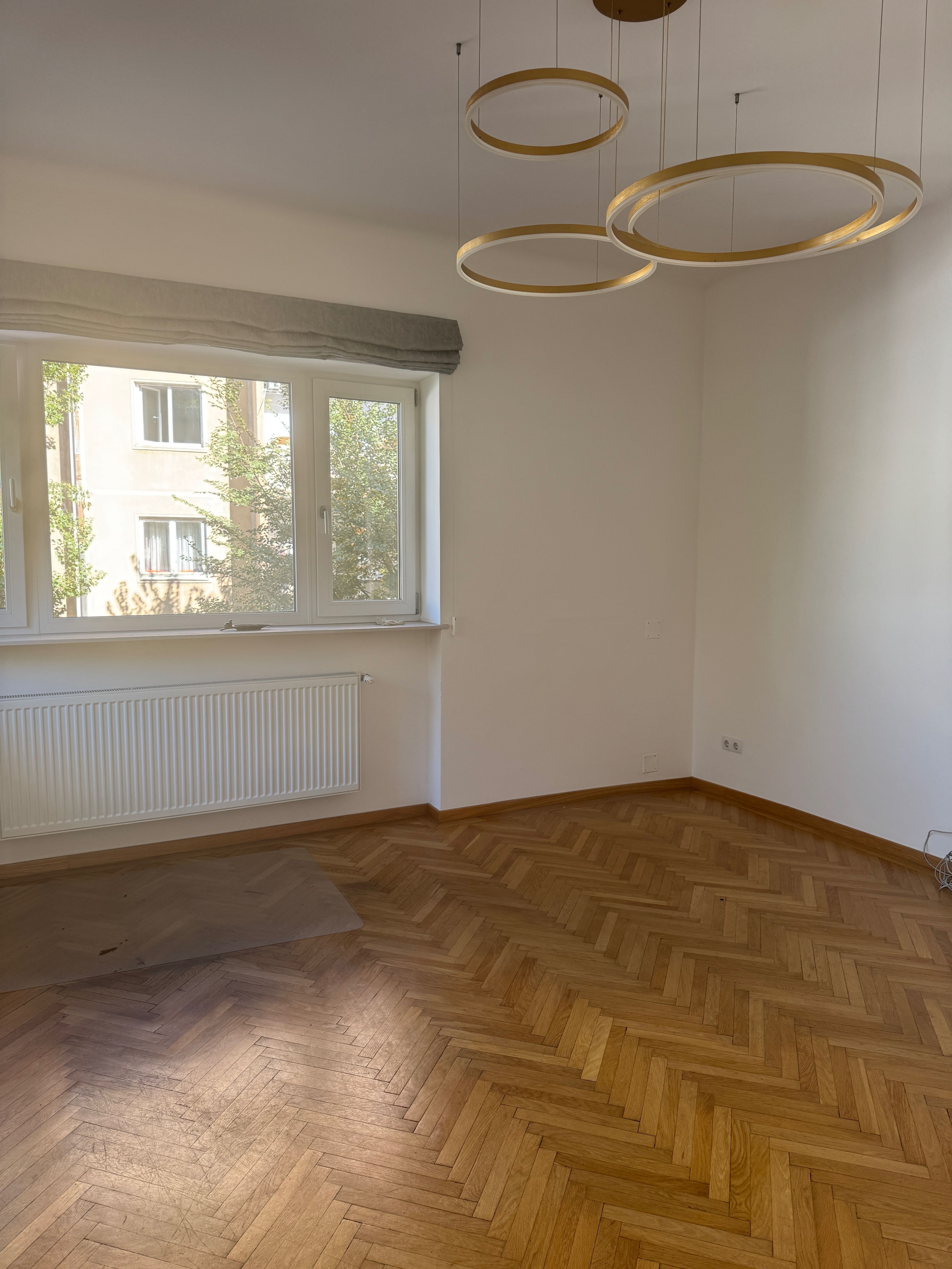 Ofer spre inchiriere   apartament de 3 camere Universitate