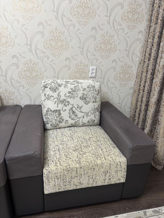 Продам кресло 2шт одинаковых