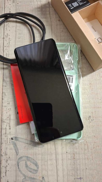 Смартфон Motorola Edge 40 Neo, 256GB, 12GB RAM, 5G