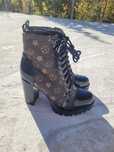 Botine superbe noi