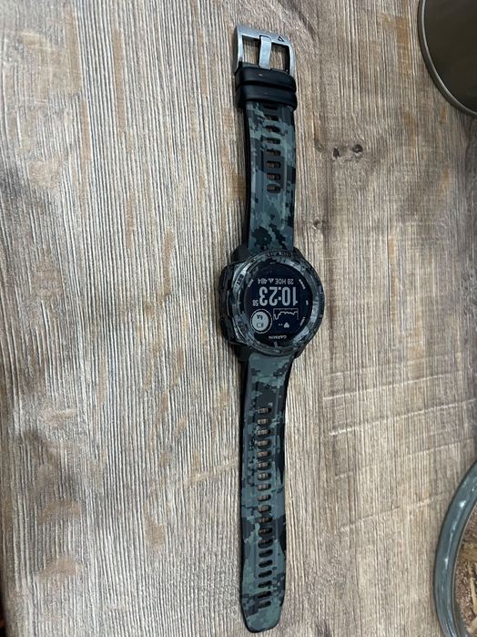 Часовник Garmin Instinct solar