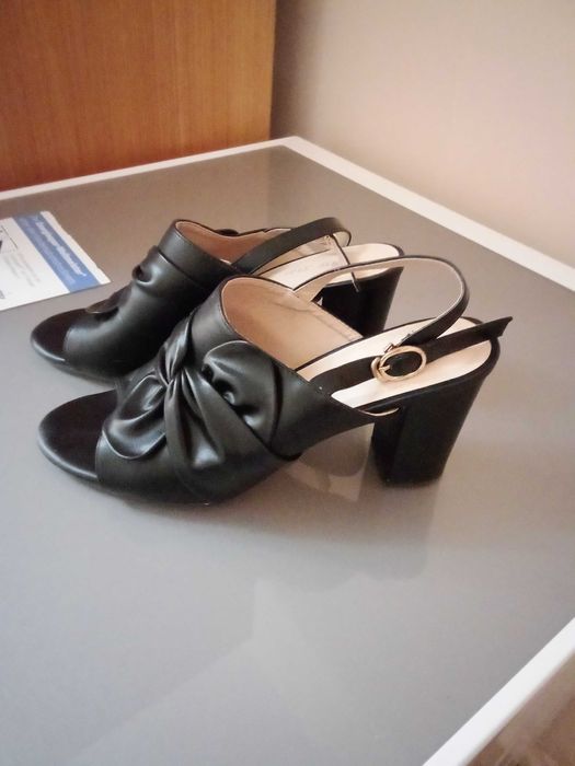 Дамски сандали и чехли