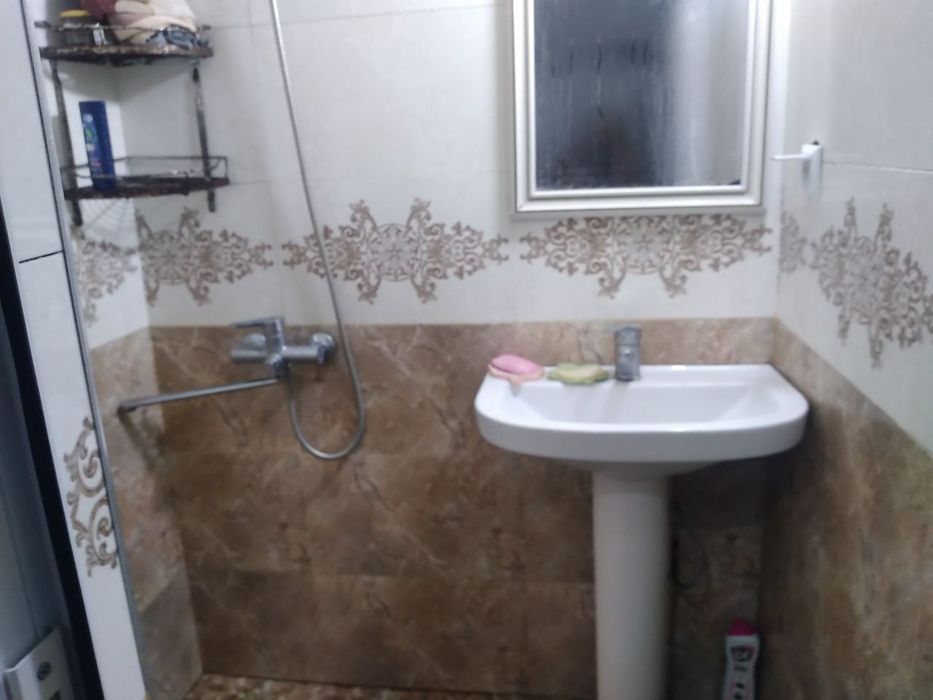 Srochna hovli sotiladi